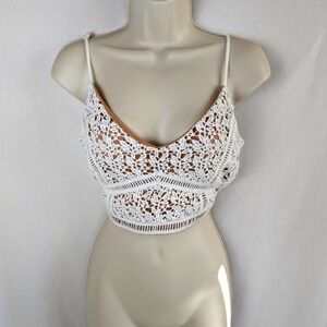 Kendall and Kyle lace‎ Crop Top Medium